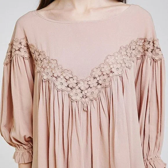 NEW Latte Mauve Shirred Floral Crochet Lace Inset Flowy Ruffle Boho Blouse Top M - Picture 7 of 9